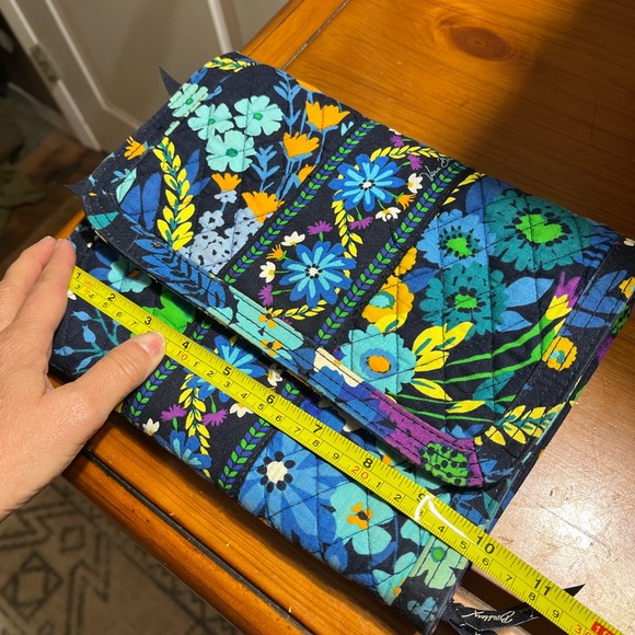 Floral Quilted Makeup Bag - Picture 8 of 9